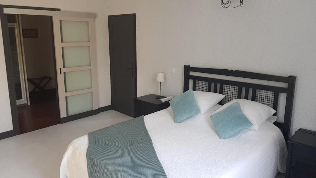 Bed and Breakfast Domaine De Baise Feugarolles Esterno foto