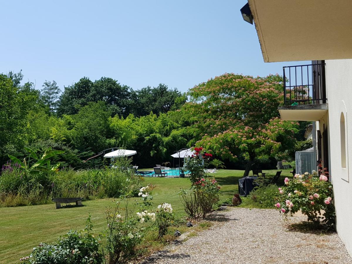 Bed and Breakfast Domaine De Baise Feugarolles Esterno foto